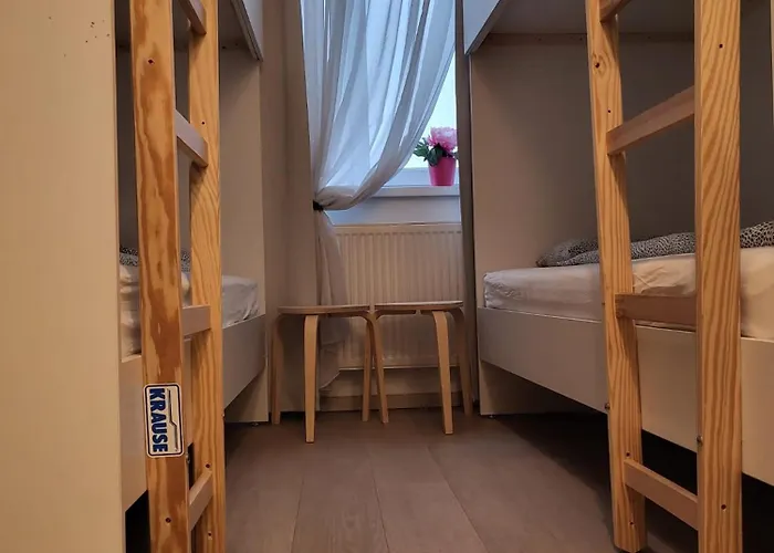 Hauptbahnhof Apartman *