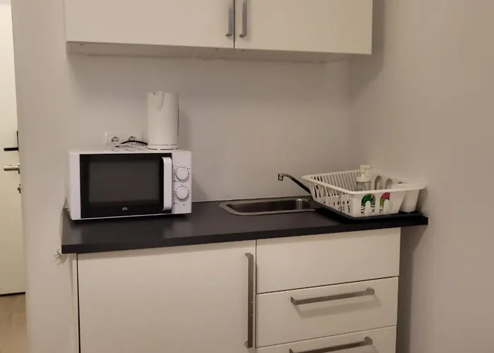 Hauptbahnhof Apartman *